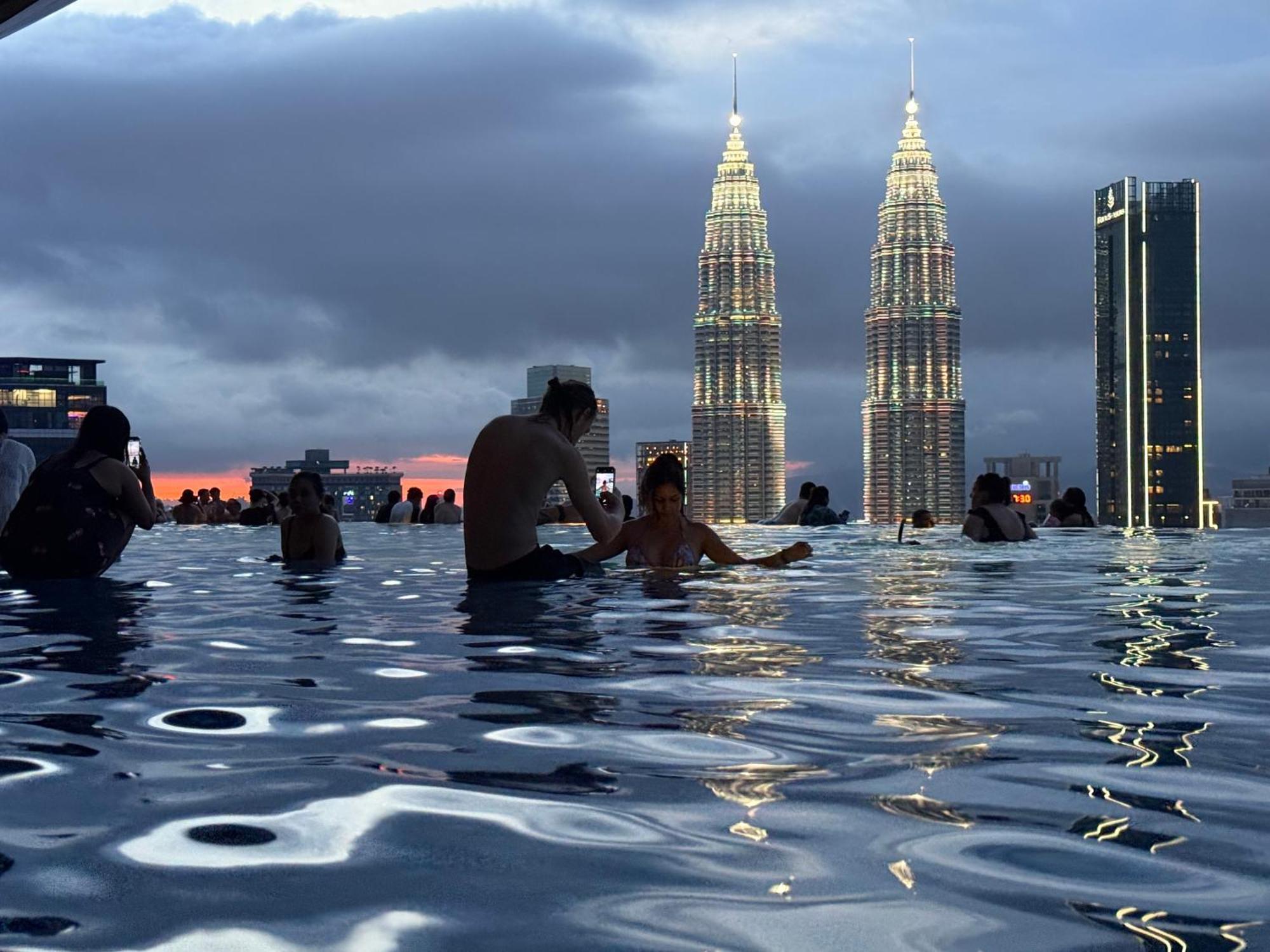 Pangsapuri Eaton Residences Klcc By Arban