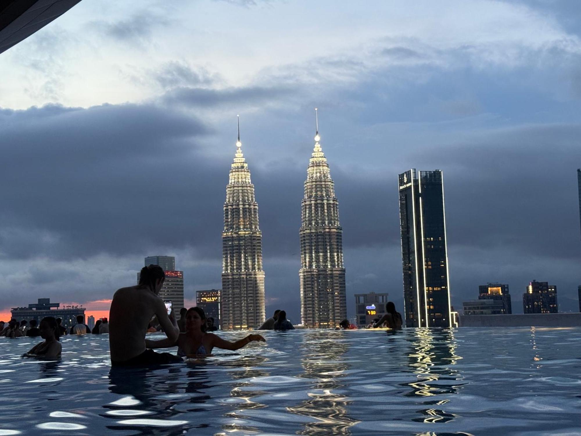 Pangsapuri Eaton Residences Klcc By Arban